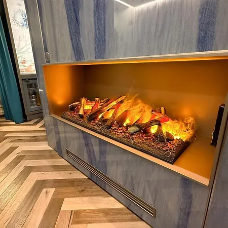 Iris Hotel 4*