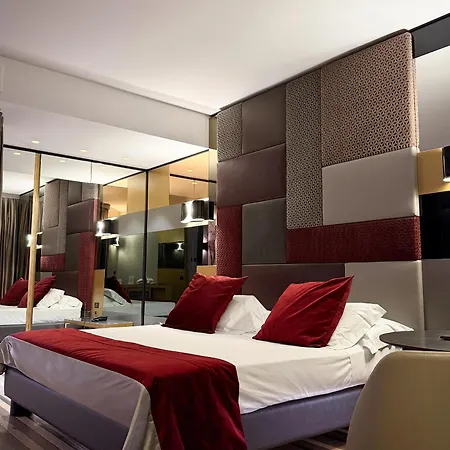 Iris Hotel
