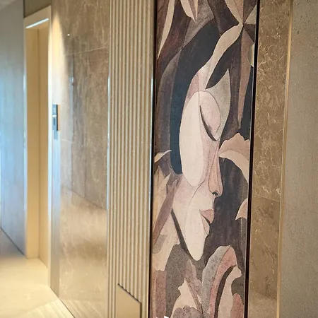 Iris Hotel 4*