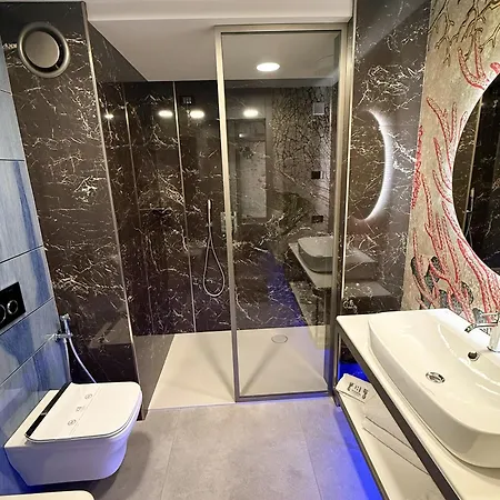 فندق Iris 4*