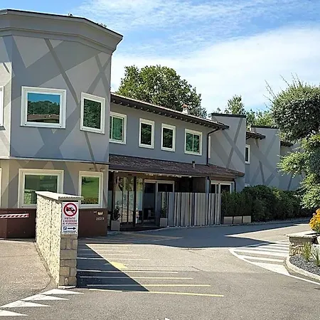 Iris Hotell 4*