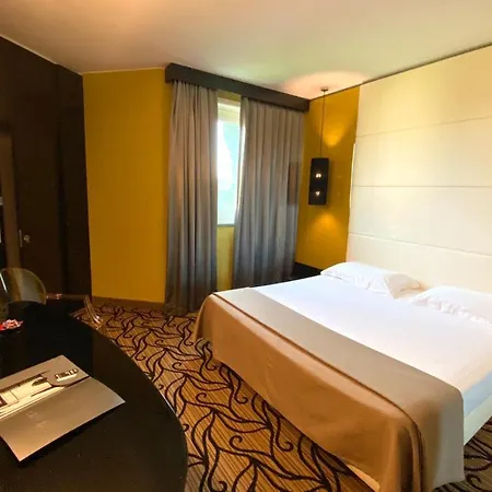 Iris Hotel