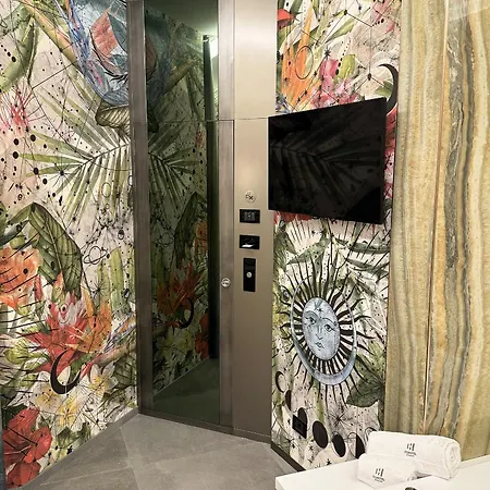 Iris Hotel 4*
