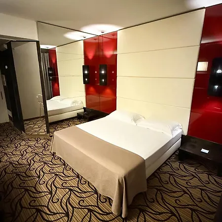 Iris Hotel