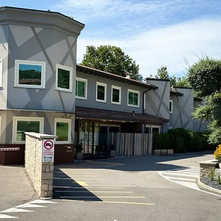 Hotel Iris