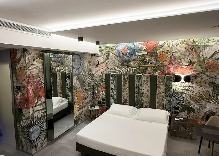Iris Hotel