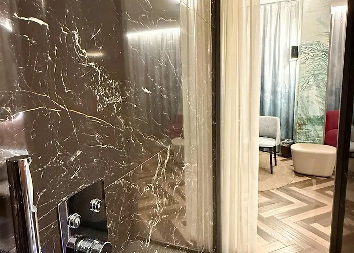 Iris Hotel 4*
